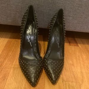 ALICE & OLIVIA GOLD-STUDDED BLACK 4-INCH HEELS